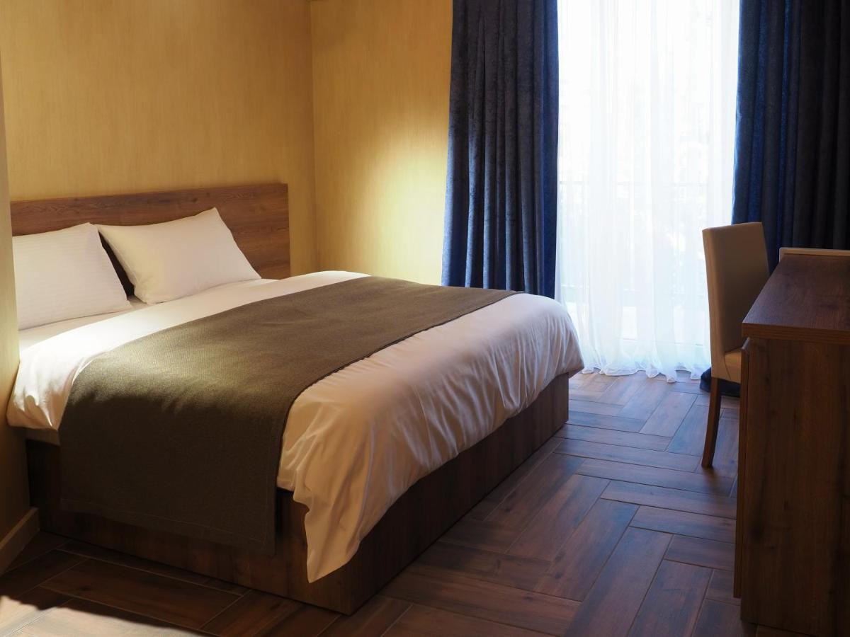 Hotel Banihills Тбілісі Екстер'єр фото