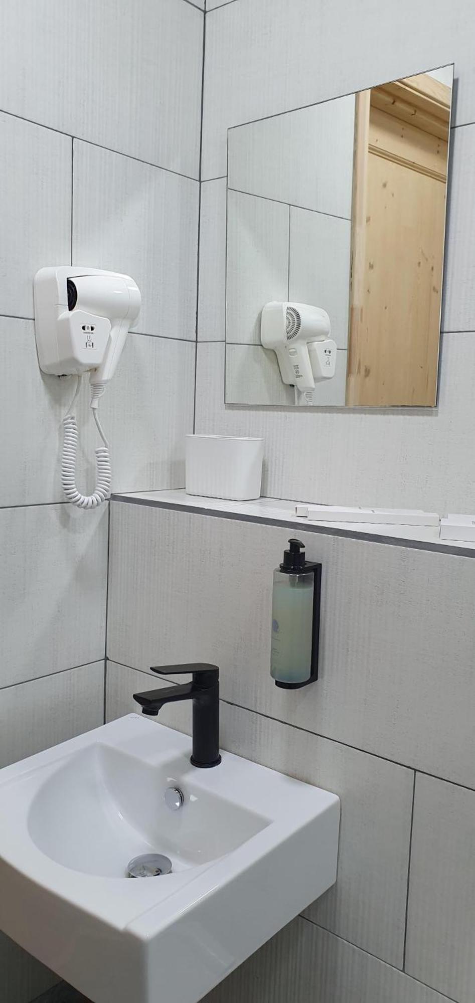 Hotel Banihills Тбілісі Екстер'єр фото